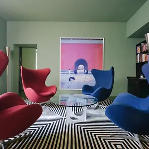 3 10 Corso 2*, Milan Italy